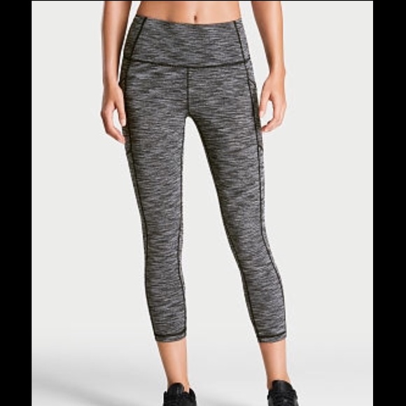 Victoria's Secret Pants - VICTORIAS SECRET-Knockout High Rise Pocket Capri